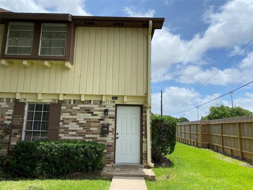 1519 S 8th St, La Porte, TX, 77571-6209 | Card Image
