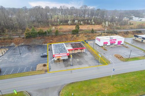 51 Madison Square Dr, Madisonville, KY, 42431-2739 | Card Image