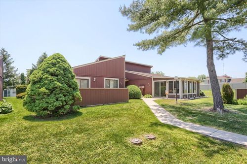 854 Melissa Ct, ENOLA, PA, 17025-1551 | Card Image