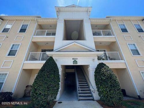 305-8210 Green Parrot Rd, JACKSONVILLE, FL, 32256-3296 | Card Image