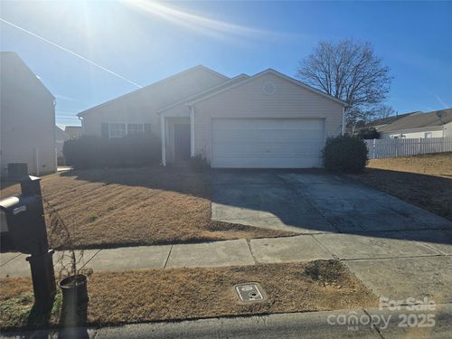 11055 Thousand Oaks Dr, Huntersville, NC, 28078-8607 | Card Image