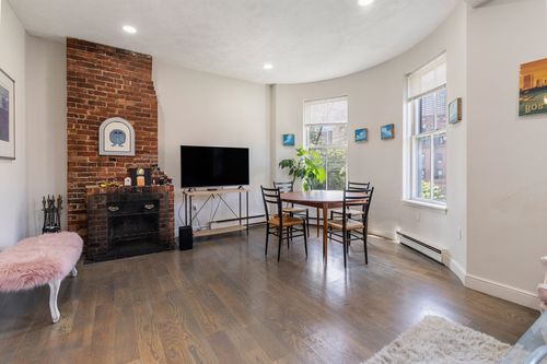 4-142 Chandler Street, Boston, MA, 02116 | Card Image