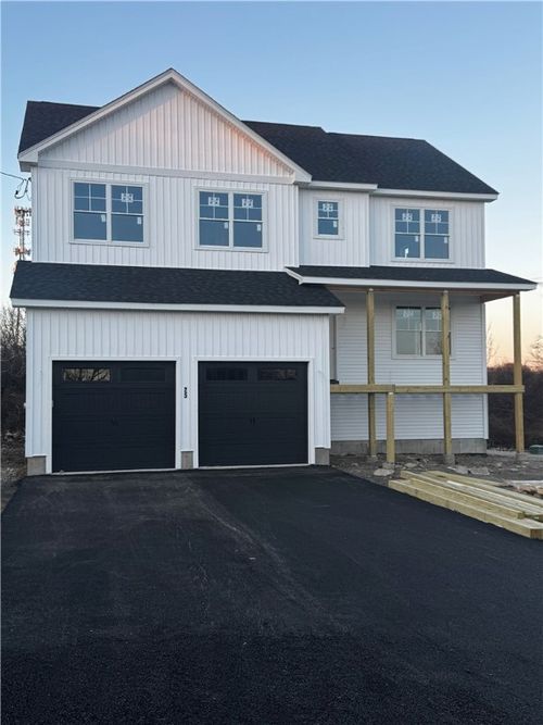 25 Massasoit Ave, Bristol, RI, 02809-4011 | Card Image