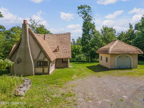 372 Jones Hill Rd, Jefferson, NY, 12093-5228 | Card Image