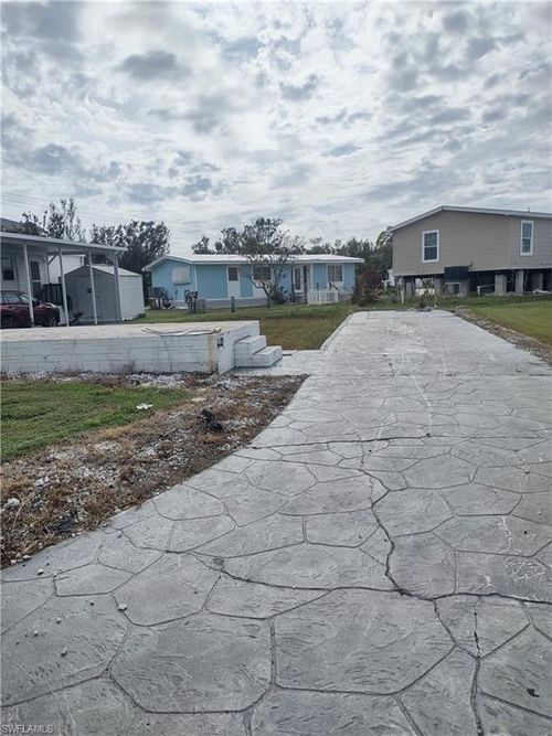 332 Rosa Lee Ave, FORT MYERS, FL, 33908-3427 | Card Image