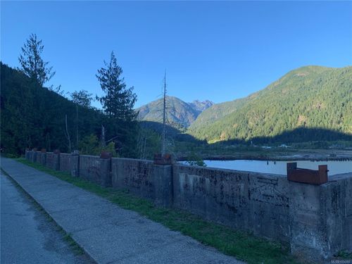 555 S Maquinna Dr, Tahsis, BC, V0P | Card Image
