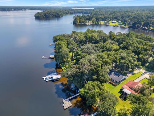 3938 Edgewater Dr, Tallahassee, FL, 32310-8223 | Card Image