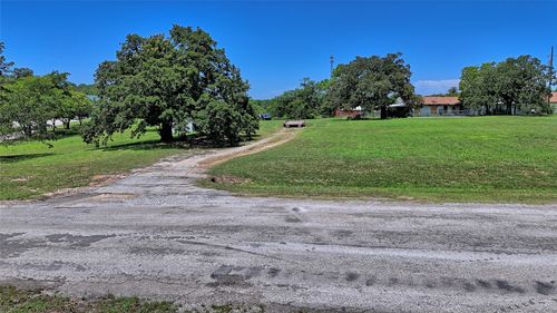 604 S Mill St, Bowie, TX, 76230-5907 | Card Image