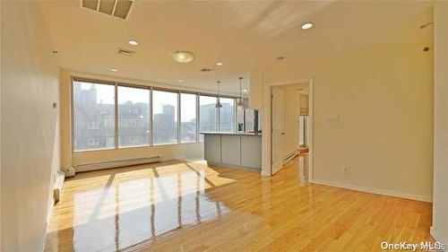 8m-132 Sanford Ave, Flushing, NY, 11355 | Card Image