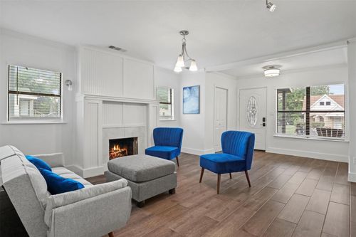 3345 8th Ave, Fort Worth, TX, 76110-3810 | Card Image