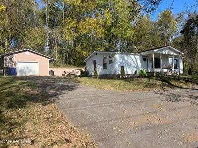 20715 Martel Rd, House other with 3 bedrooms, 2 bathrooms and null parking in Lenoir City TN | Image 3