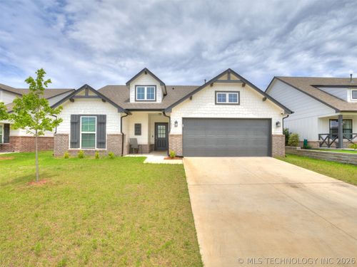 7035 S Hemlock Ave, Broken Arrow, OK, 74011-7510 | Card Image