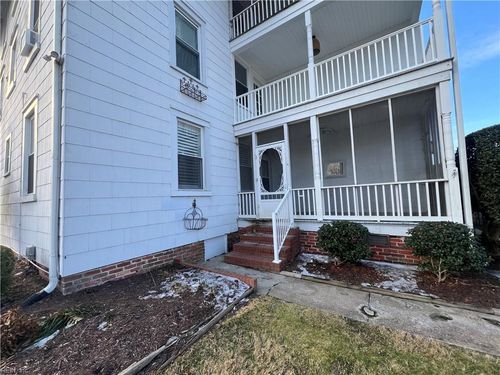 403 W 4th Ave, Franklin, VA, 23851-1761 | Card Image