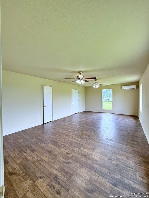 1045 County Road 665, Devine, TX, 78016-4744 | Card Image