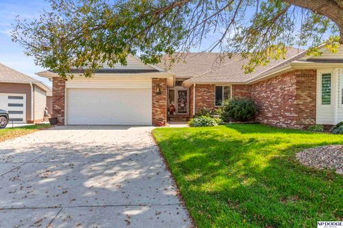 1017 Shoal Pointe Dr, Carter Lake, IA, 51510-1179 | Card Image