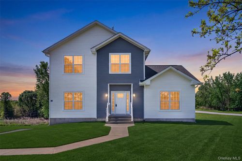 21 Harcourt Cosman Dr, Newburgh, NY, 12550-8017 | Card Image