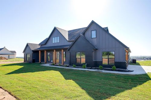 1004 Agnes N, Springtown, TX, 76082-5061 | Card Image