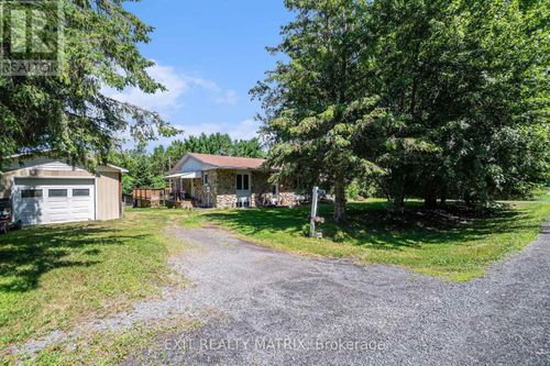 21111 Concession 8 Rd, Green Valley, ON, K0C1L0 | Card Image