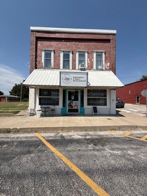 117 E Main St, Wheaton, MO, 64874 | Card Image