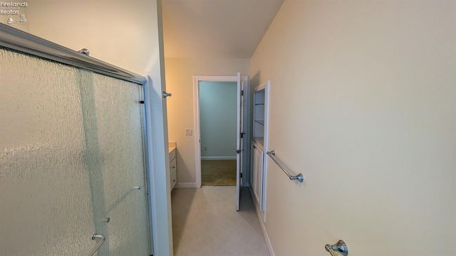 4376 E Cliff Rd, House other with 3 bedrooms, 3 bathrooms and 3 parking in Port Clinton OH | Image 30