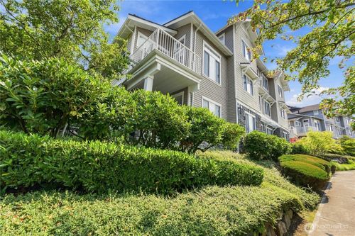101-1601 Ne Katsura St, Issaquah, WA, 98029-6903 | Card Image