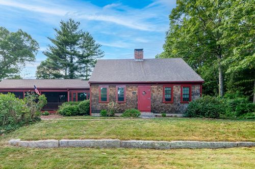 221 Circuit St, Hanover, MA, 02339-2140 | Card Image