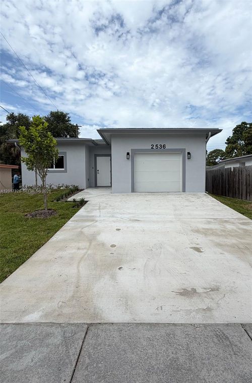 2536 Nw 9th Ct, Fort Lauderdale, FL, 33311-6752 | Card Image