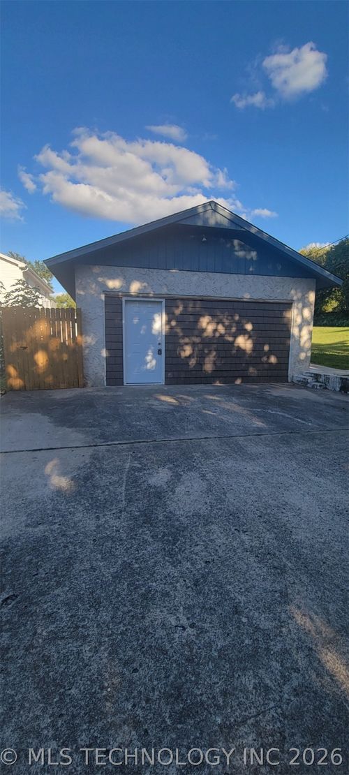 12-900 N Garfield Ave, Sand Springs, OK, 74063-7317 | Card Image