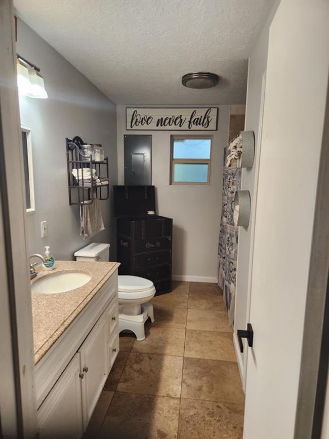 27491 Lantern Ln, House other with 3 bedrooms, 2 bathrooms and null parking in New Caney TX | Image 10