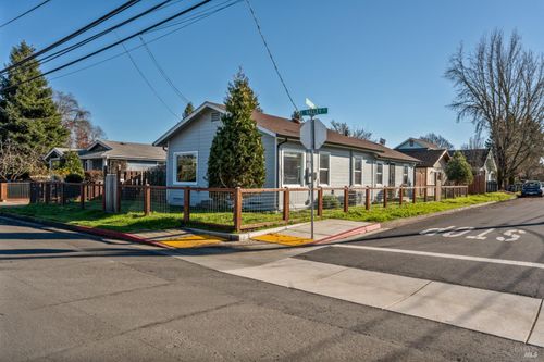 309 E Valley St, Willits, CA, 95490-3603 | Card Image