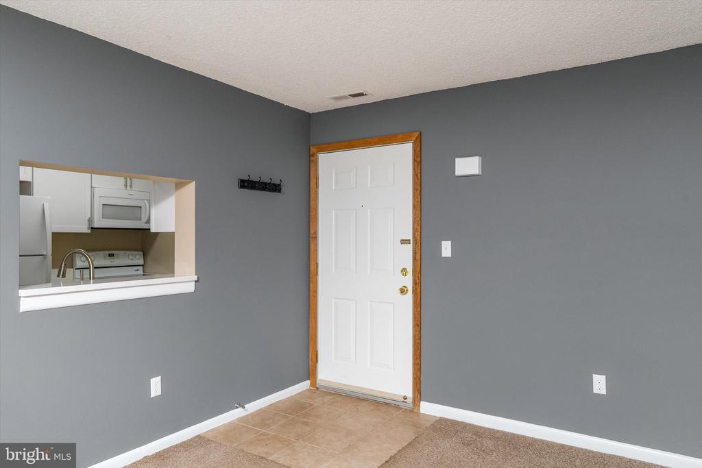 Residential Lease in PLAINSBORO 3