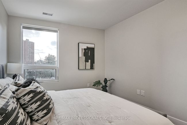 111 - 62 Dixfield Dr, House attached with 2 bedrooms, 2 bathrooms and 1 parking in Etobicoke ON | Image 11