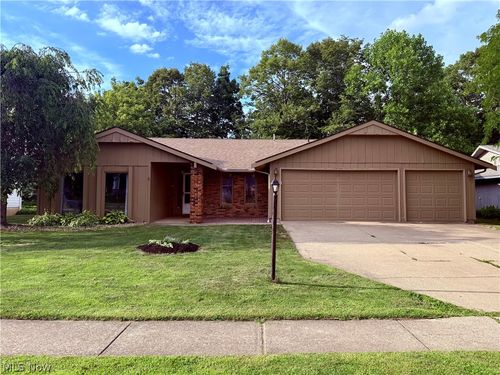 14360 Walking Stick Way, Strongsville, OH, 44136-7841 | Card Image