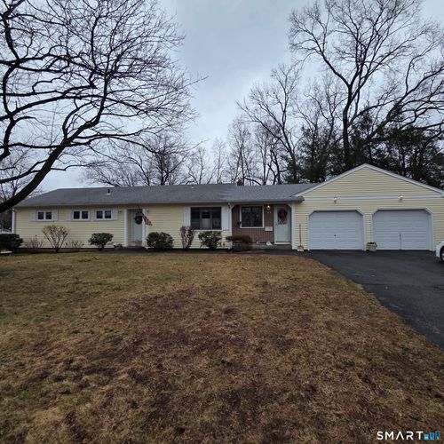 24 Coolidge St, Windsor Locks, CT, 06096-2746 | Card Image