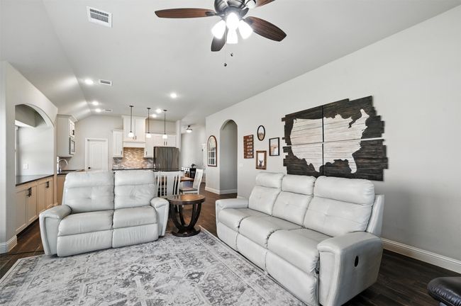 3829 Honey Grove Dr, House other with 4 bedrooms, 3 bathrooms and null parking in Midlothian TX | Image 9