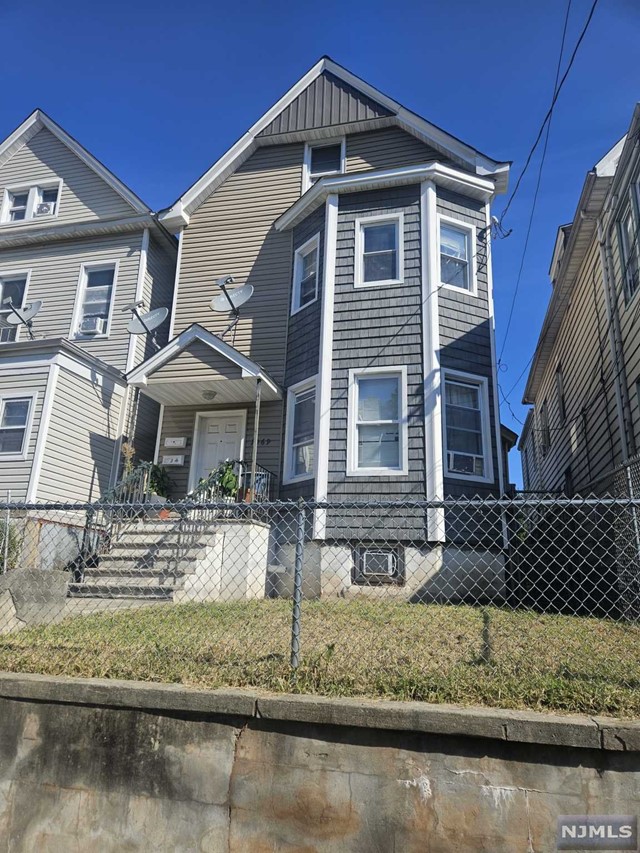 Anna St, Elizabeth, NJ 07201
