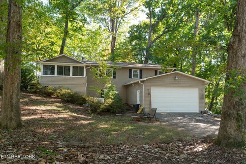 1631 Maplegreen Ln, Knoxville, TN, 37922-5810 | Card Image