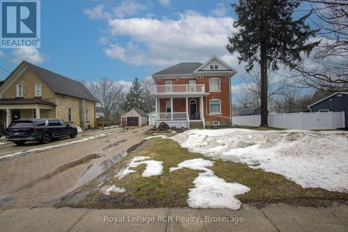 212 King St, Atwood, ON, N0G1B0 | Card Image