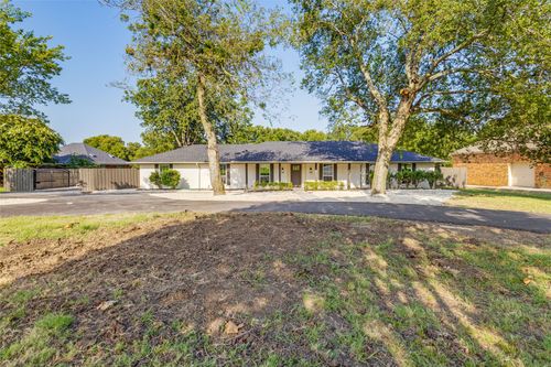 1900 Carriage Estates Rd, Sherman, TX, 75092-4413 | Card Image