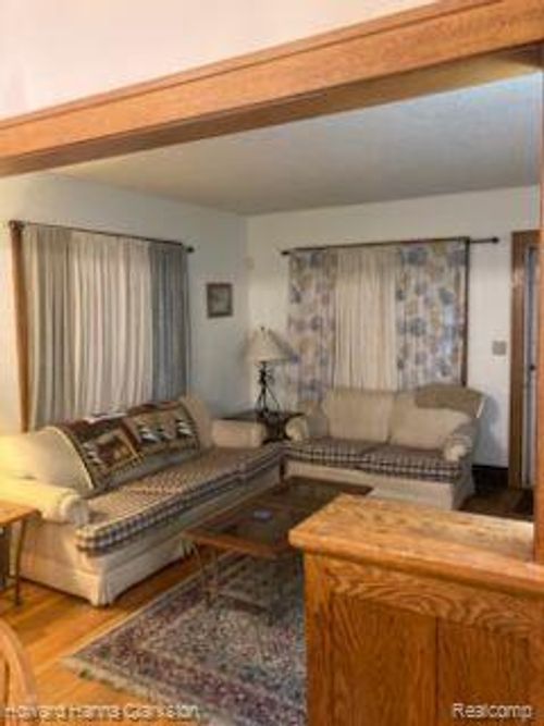 2026 Monteith St, Flint, MI, 48504-4895 | Card Image