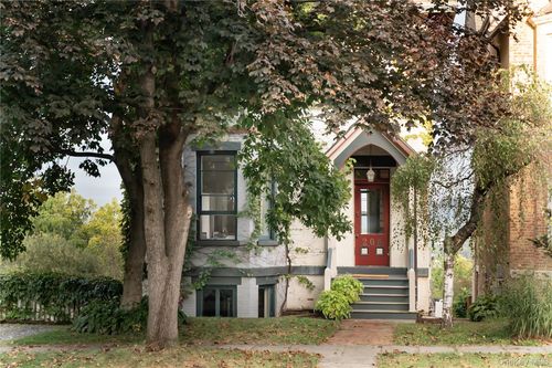 208 Montgomery St, Newburgh, NY, 12550-3639 | Card Image