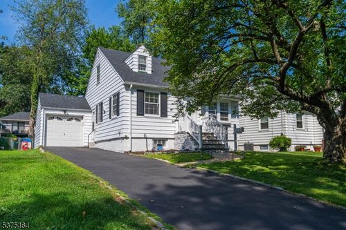 110 Baltusrol Way, Springfield, NJ, 07081-1506 | Card Image