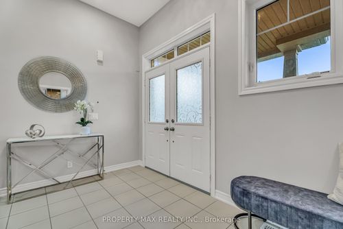 40 Britannia Ave E, Oshawa, ON, L1L0E8 | Card Image