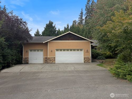 13718 248th Ave Se, Monroe, WA, 98272-7274 | Card Image