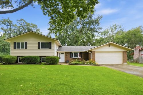 8919 Deep Forest Lane, Centerville, OH, 45458 | Card Image