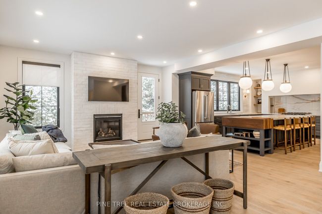 271 Codrington St, House other with 4 bedrooms, 5 bathrooms and 2 parking in Barrie ON | Image 7