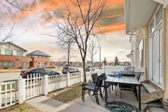 346 Mckenzie Towne Link Se, Home with 3 bedrooms, 1 bathrooms and 2 parking in Calgary AB | Image 6
