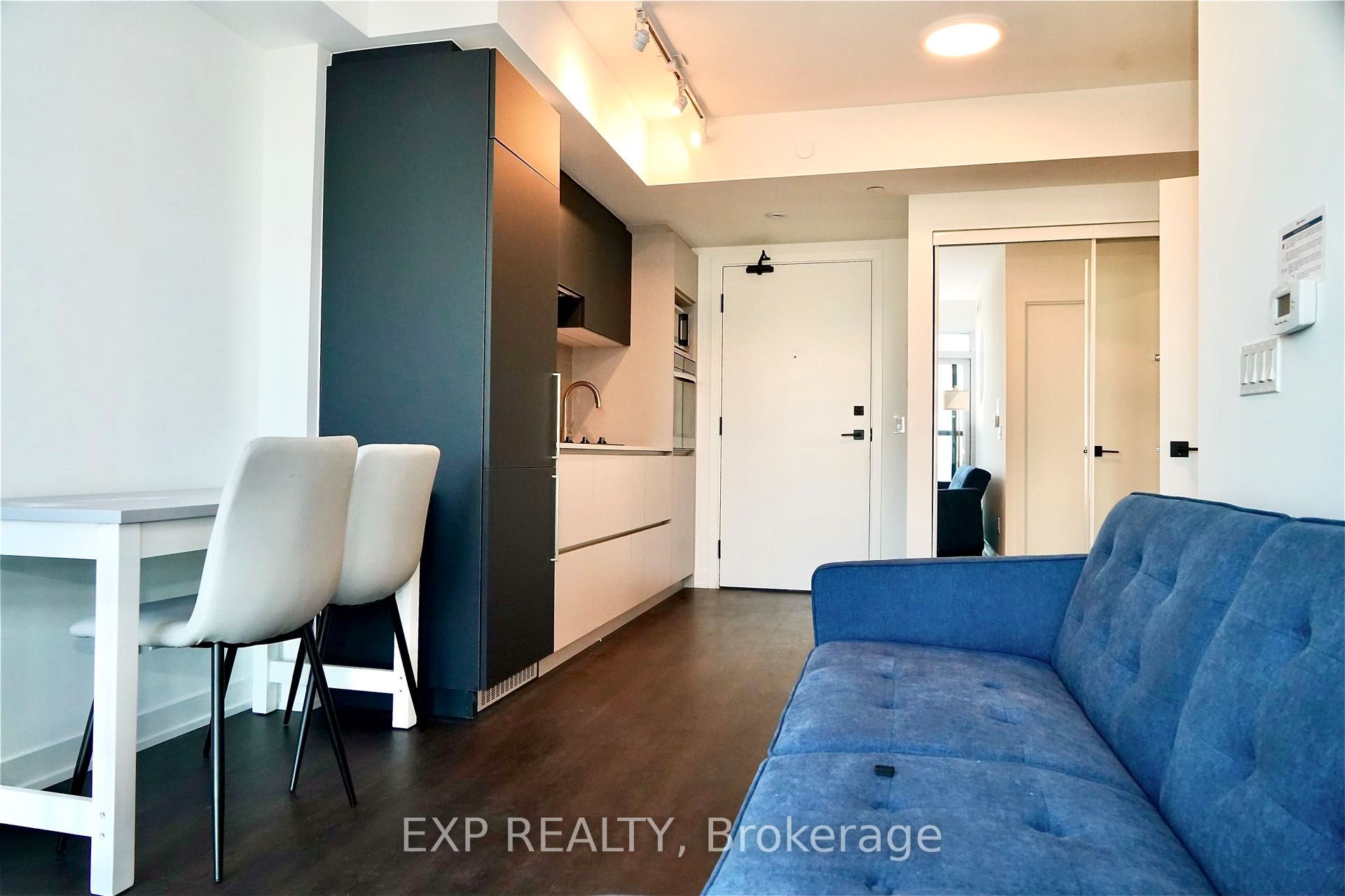 Residential Lease in Toronto C08 5