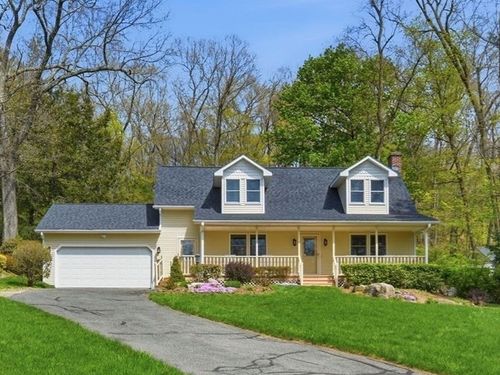 24 Merrill Rd, Wilbraham, MA, 01095-1643 | Card Image