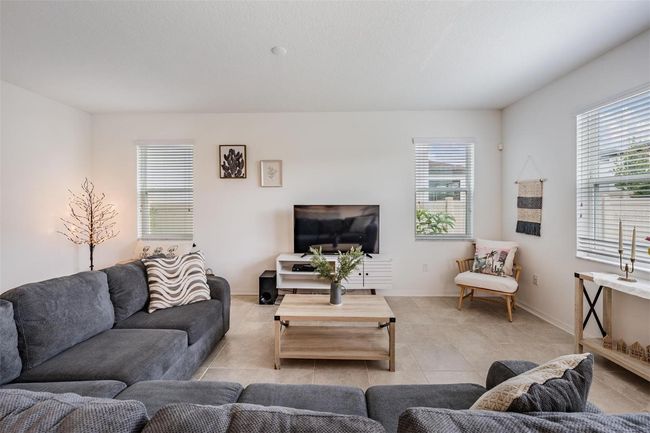 Family Room | Image 24